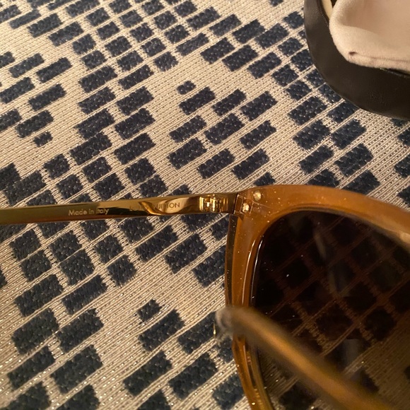 ๐ฆ LV Amber Cat Eye Sunglasses - Picture 5 of 15